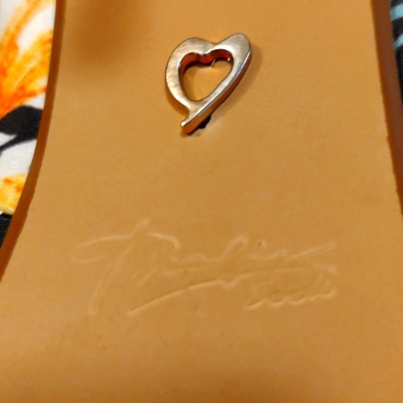 THALIA SODI ELINA PUMPS with COLORFUL FABRIC and 4" GOLD SPIKED HEEL. SZ 8.5 med - Picture 6 of 9